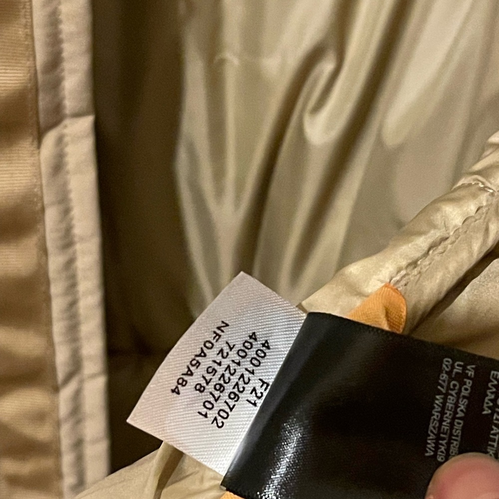 The North Face Nupste Beige and Cream Sherpa Jacket Unisex - Picture 5 of 5